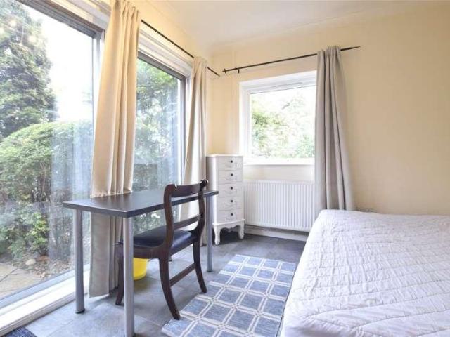 Apartment for rent in Golden Valley, Gloucestershire