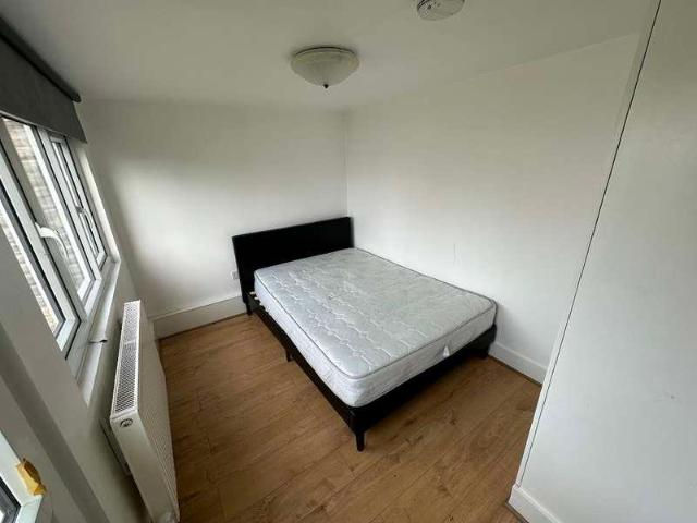 House for rent in London Borough of Ealing, Greenford