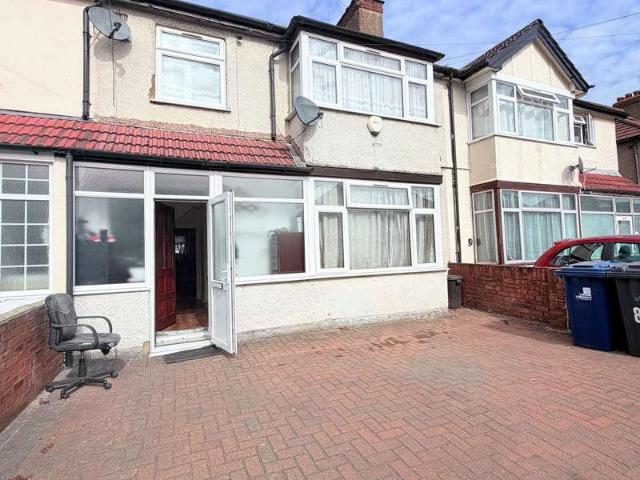 House for rent in London Borough of Hounslow, Greater London