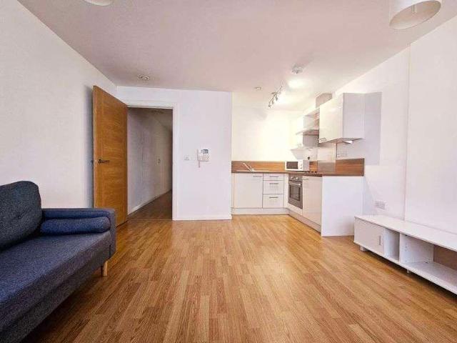 House for rent in Cavern Quarter, Calderstones