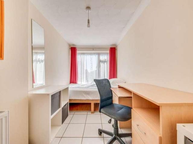 Apartment for rent in Hales Place, The Bridge