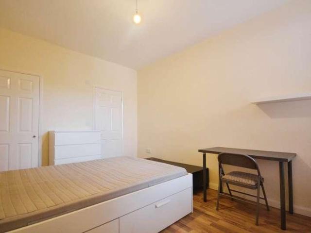 House for rent in Newtown, Reading