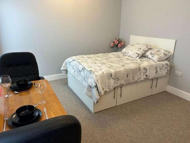 House for rent in South Earlswood, Red Hill