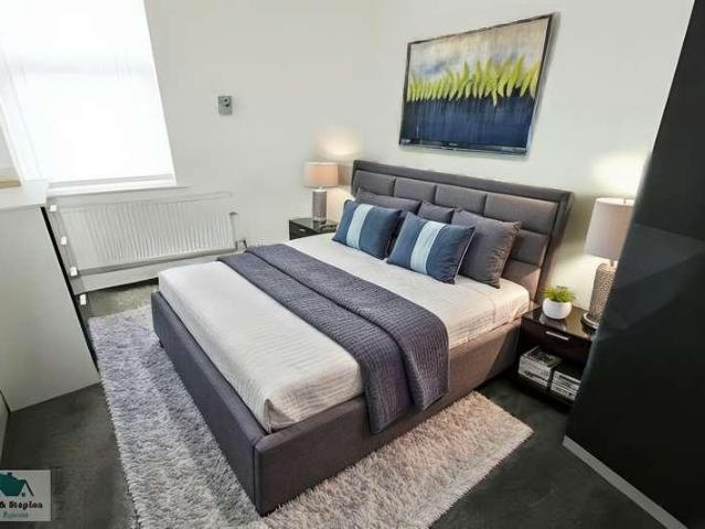 House for rent in Calderstones
