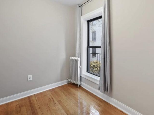 Room for rent in Arverne, New York