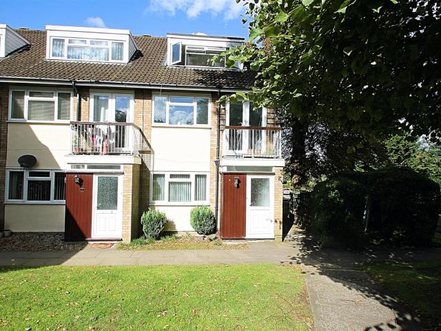 House for rent in Bushey, Bushey Heath