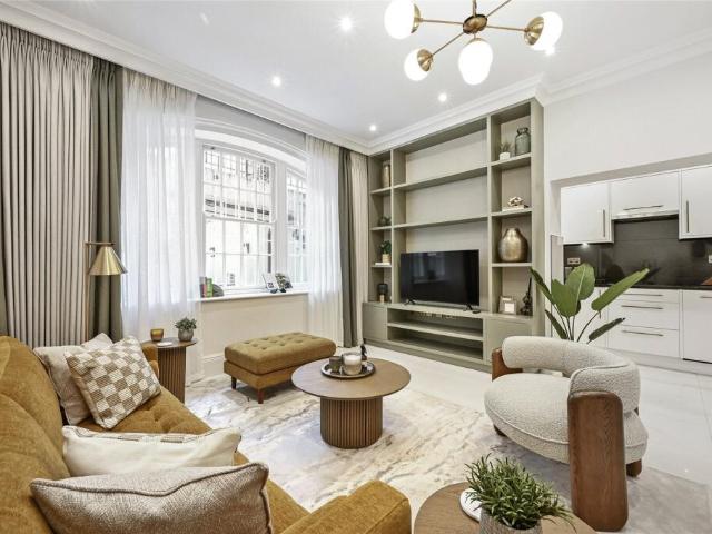 Terraced House for rent in Westminster, St. James's