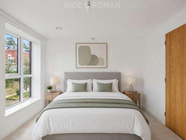 Property for sale in Buckler's Park, Crowthorne