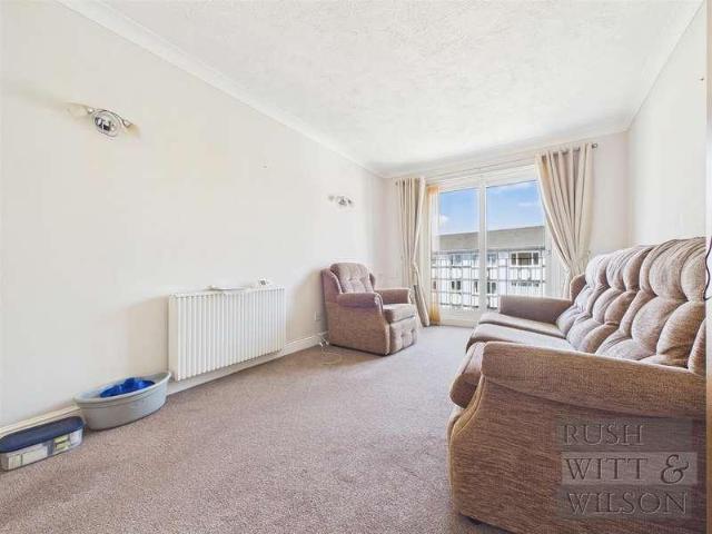 Property for sale in Blacklands, Guestling Green