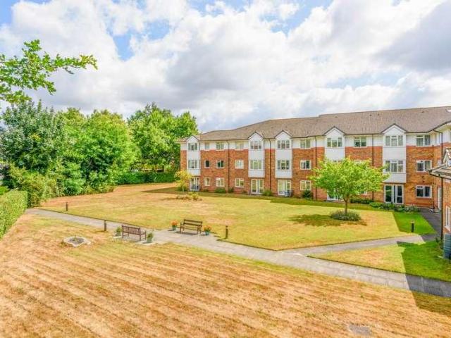 Property for sale in Addlestone, Runnymede