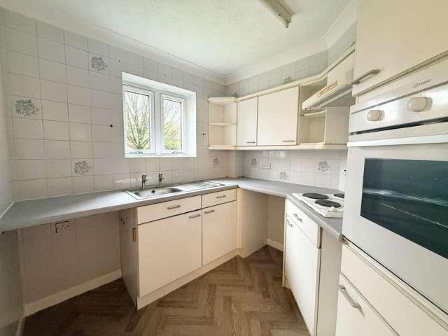 Flat for sale in Wollaston, Amblecote