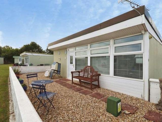 Property for sale in Lavernock, Wales