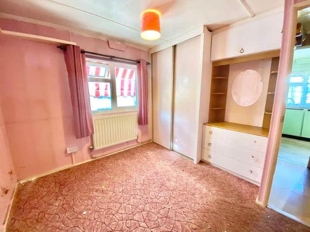 Property for sale in Oak Tree Park, Ferndown