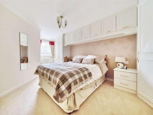 Property for sale in Lee-on-the-Solent, Middlecroft