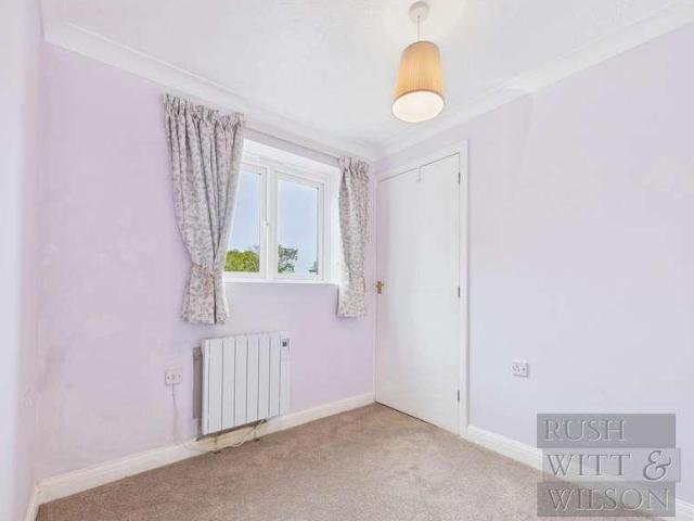 Property for sale in Battle, Heathlands