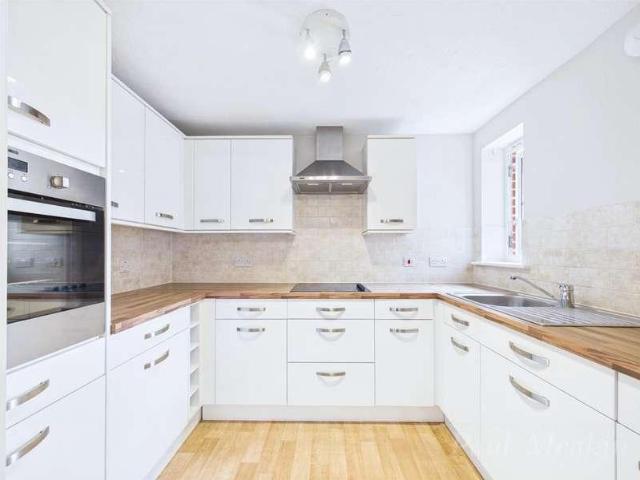 Property for sale in Hillview, Surrey