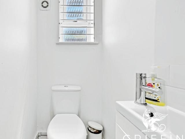Property for sale in Badgers Dene, Grays
