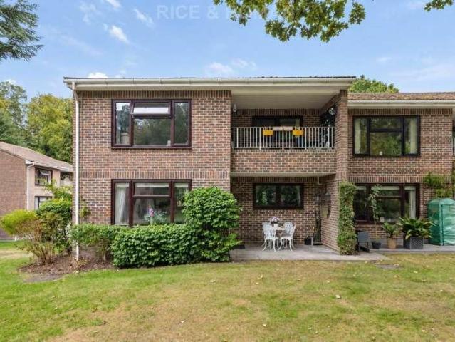 Property for sale in Sunningdale, Windsor and Maidenhead
