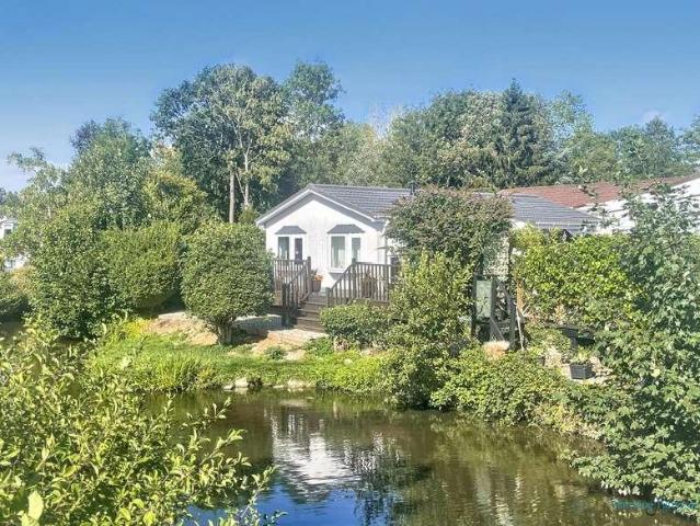 Property for sale in Alderminster, Warwickshire