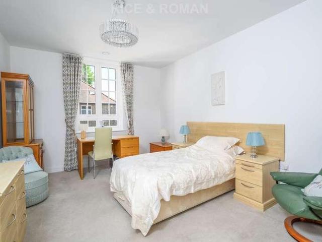 Property for sale in London Borough of Hounslow, Greater London