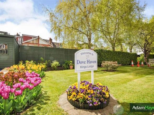 Property for sale in North Finchley, Greater London