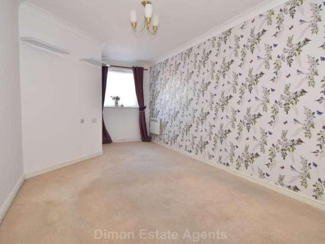 Property for sale in Lee-on-the-Solent, Middlecroft
