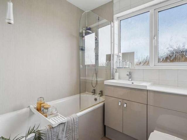 Property for sale in Iver