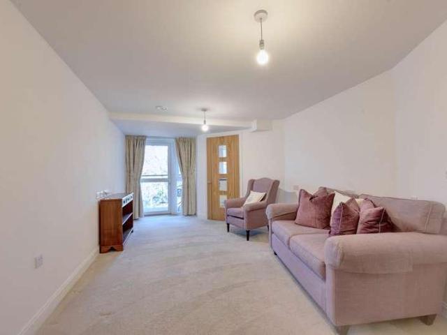 Property for sale in Henley-on-Thames, Berrick Salome