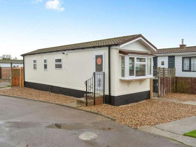 Property for sale in Lower Stondon, Bedfordshire