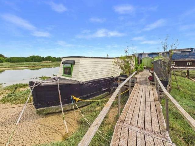 House for sale in Fishersgate, West Sussex