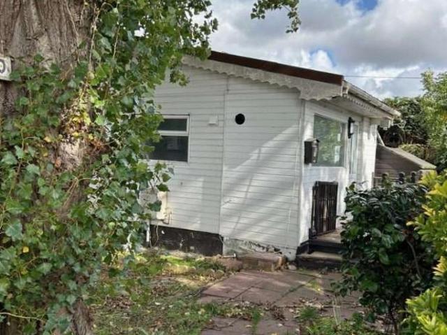 Property for sale in Ramsden Crays, Crays Hill