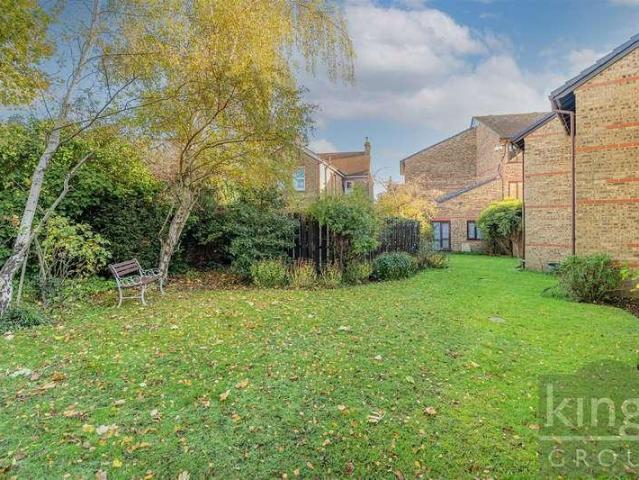 Flat for sale in Greater London