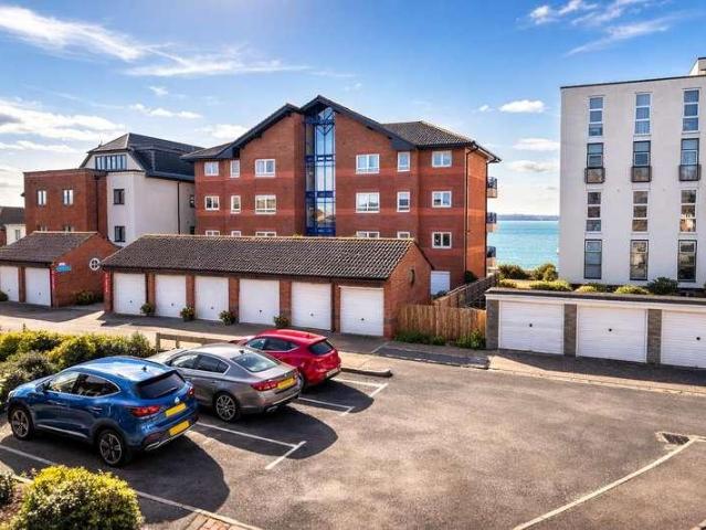 Property for sale in Lee-on-the-Solent, Middlecroft