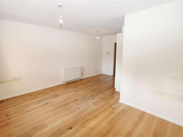Flat for sale in Bushey