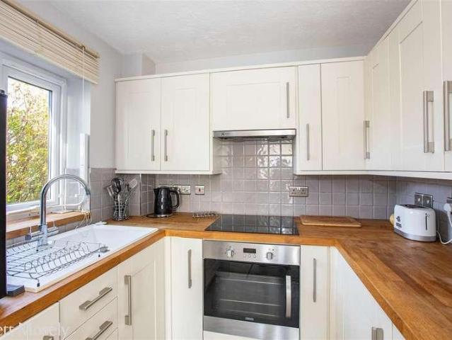 Property for sale in Aperfield, Greater London