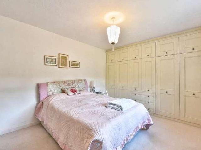 Property for sale in Henley-on-Thames, Berrick Salome
