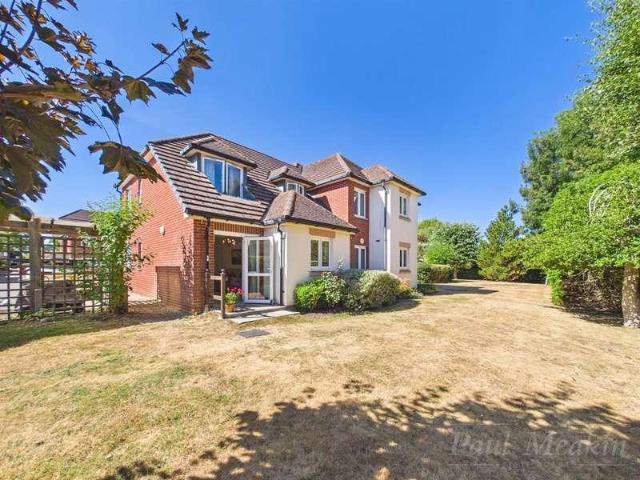 Property for sale in Hillview, Surrey