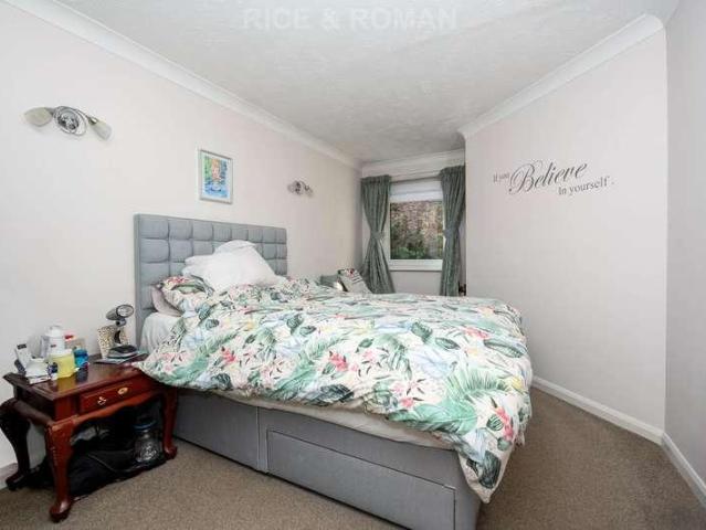 Property for sale in Oakhill, Greater London