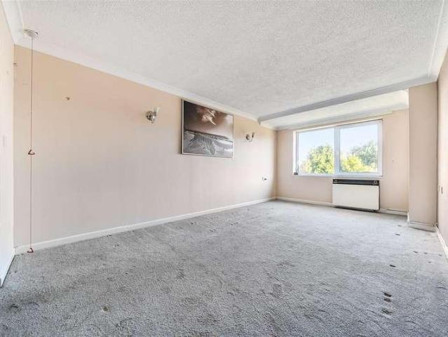 Property for sale in Lee-on-the-Solent, Middlecroft