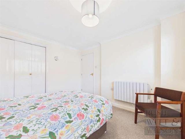 Property for sale in Battle, Heathlands
