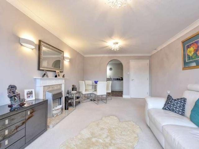 Flat for sale in Henley-on-Thames, South Oxfordshire