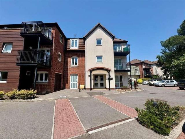 Apartment for rent in Tricketts Cross, Ferndown