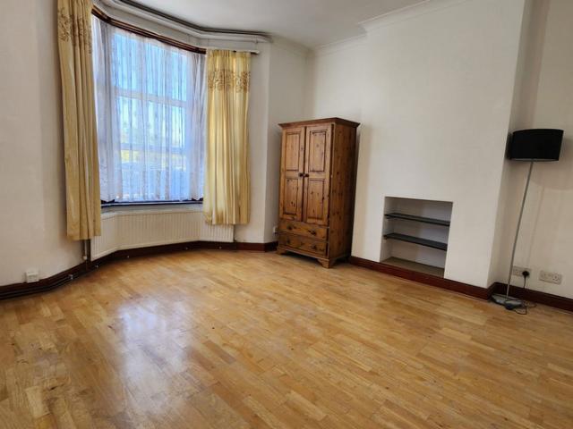 House for rent in West Hendon, The Hyde