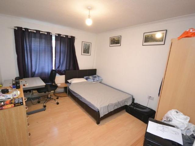 Room for rent in Clifton, Haddon