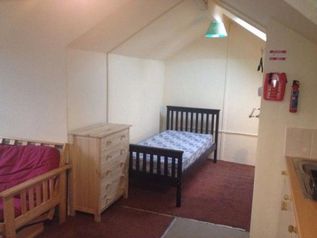 Room for rent in Waterloo, Almondbury