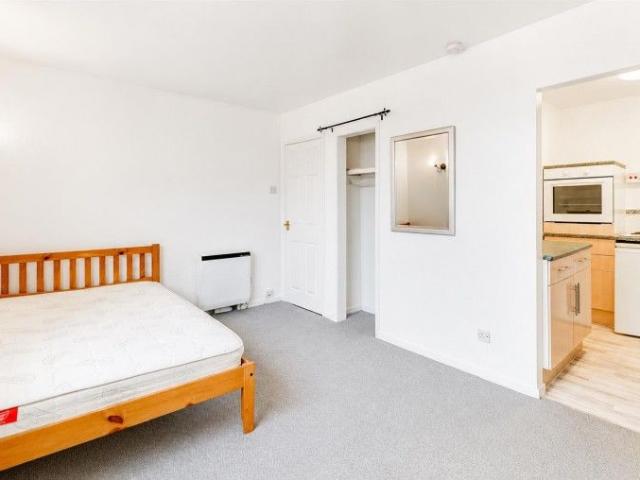 Apartment for rent in Sydenham, Green Close
