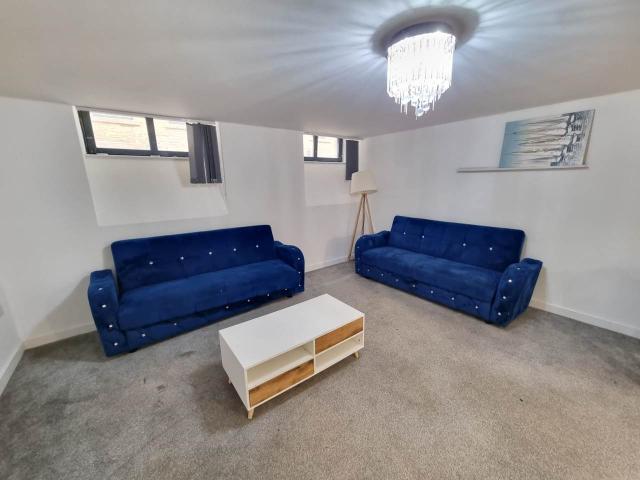 Studio for rent in West Yorkshire