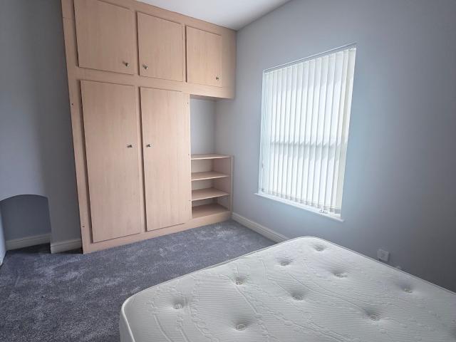 Studio for rent in Guide Bridge, Greenheys
