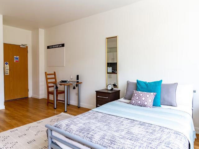 Studio for rent in North Kensington, Greater London