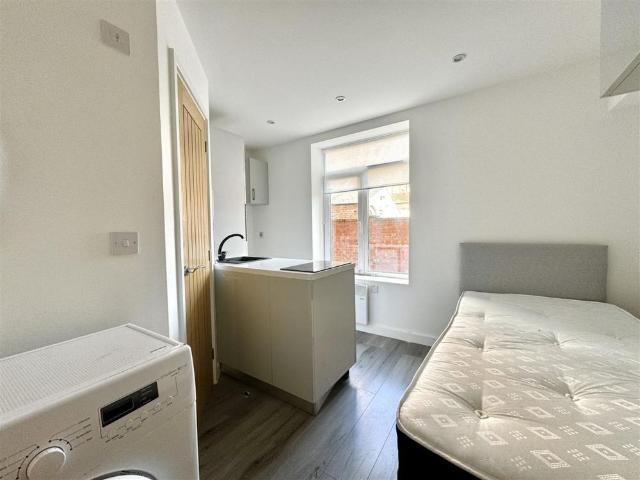 Studio for rent in Northampton, Semilong